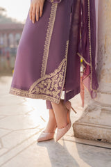 Elegant Mauve Traditional Pakistani Outfit