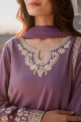 Elegant Mauve Traditional Pakistani Outfit